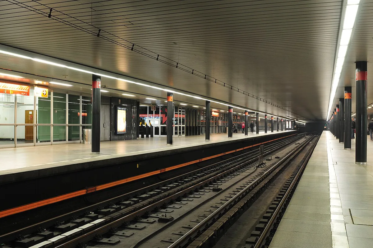 13-12-31-metro-praha-by-RalfR-019 — 1