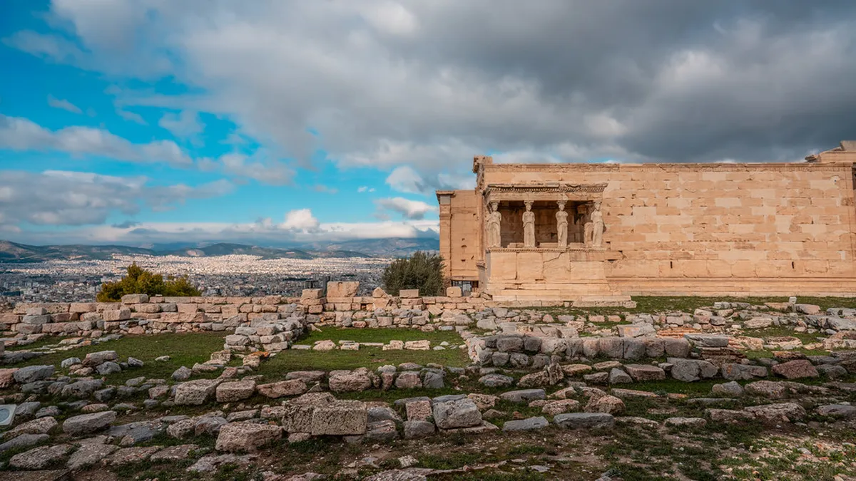 A Simple Psiri Night Plan — a scene in Athens