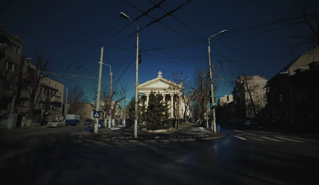 Top Cocktail Lounges to Begin Your Bucharest Night in Romania