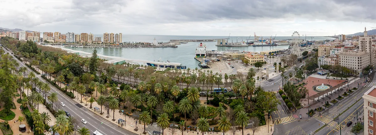 Áurea Rooftop Bar: A 360-Degree Old-Town Span in Malaga