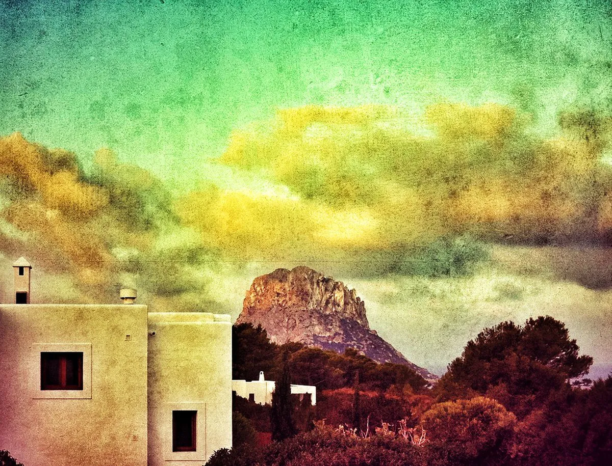 Eden vs Es Paradis: Which San Antonio Club Fits Your Night in Ibiza
