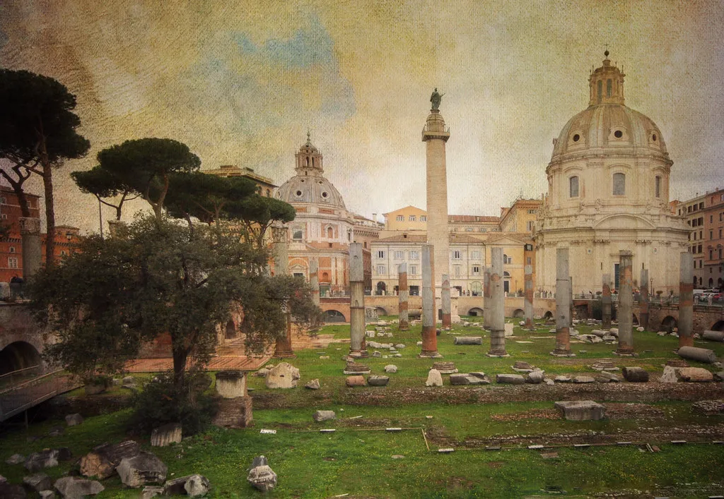 Dress Code Decoded: Casual vs Smart-Casual vs Formal in Spain