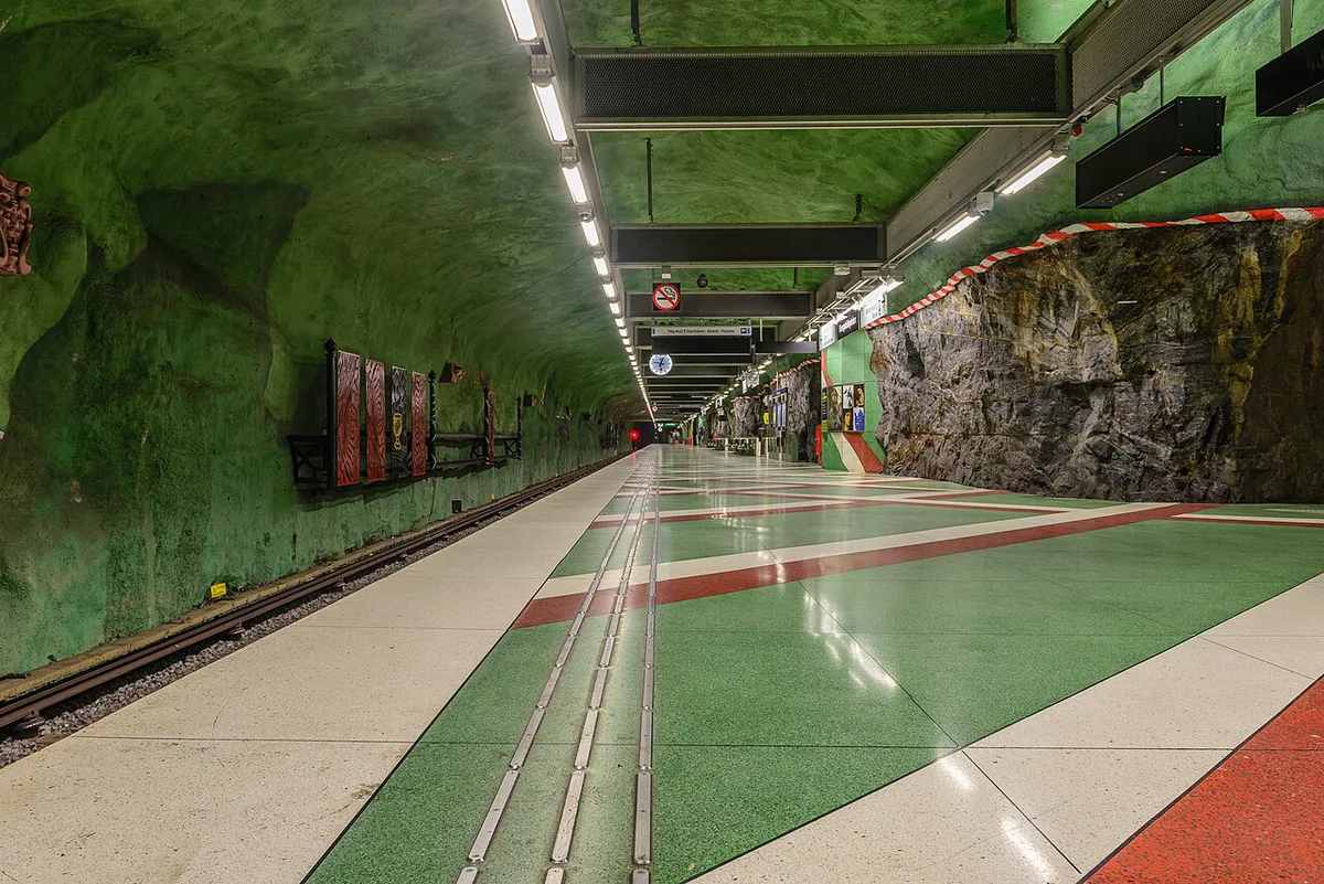 Kungsträdgården Metro station May 2014 08 — 1
