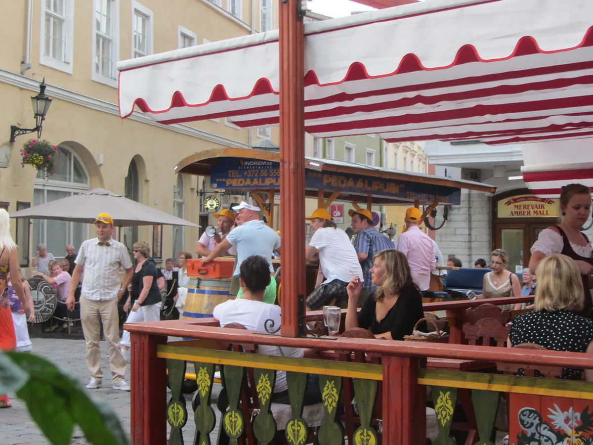 Sample Tallinn pub crawl routes — a scene in Tallinn