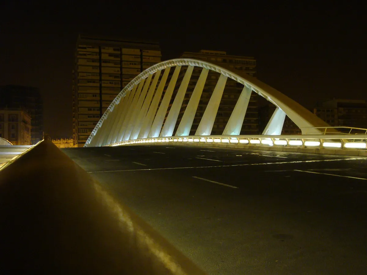 Best Valencia at Night Neighborhoods Compared