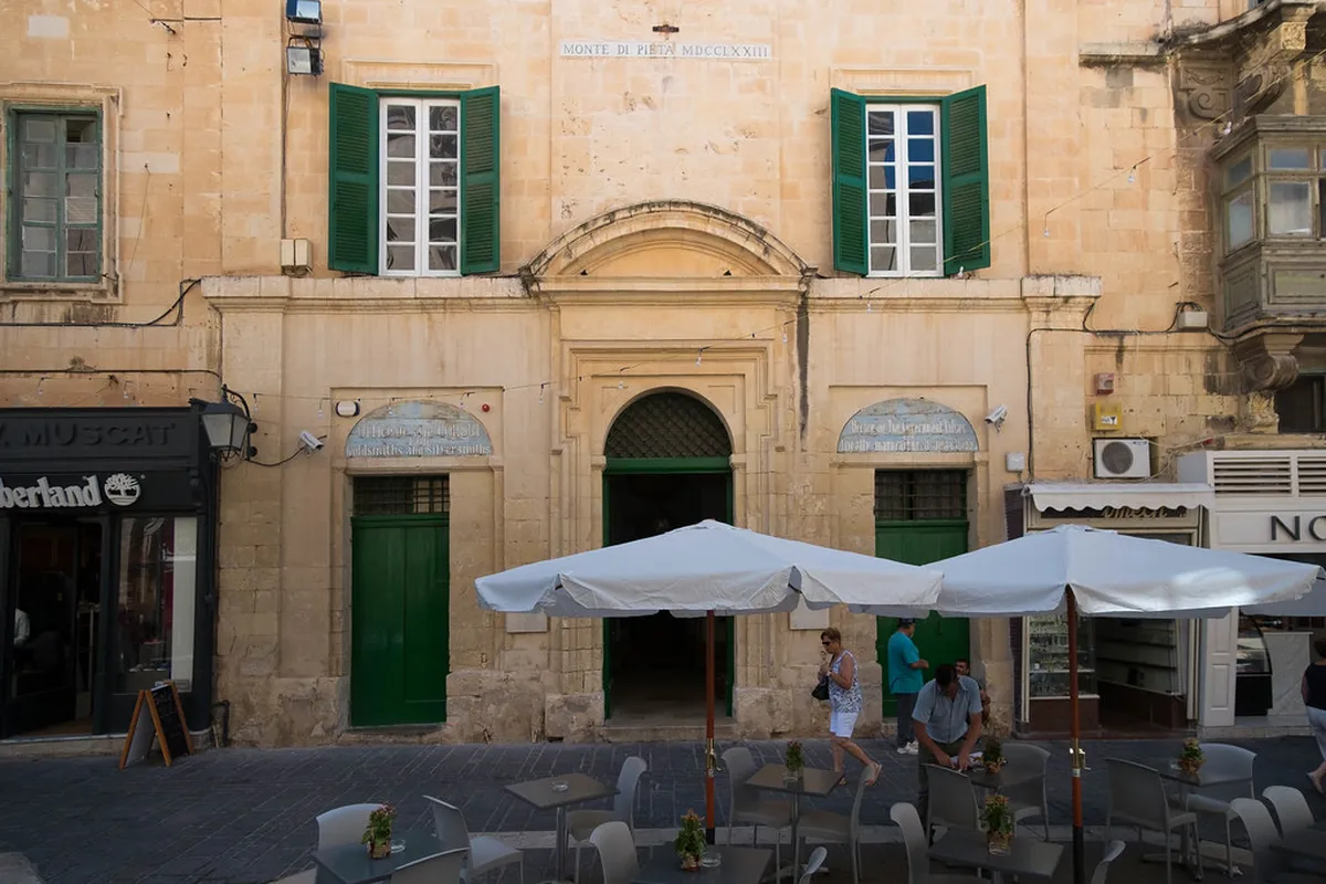 Choose Merchant Street for an Easygoing Evening in Valletta