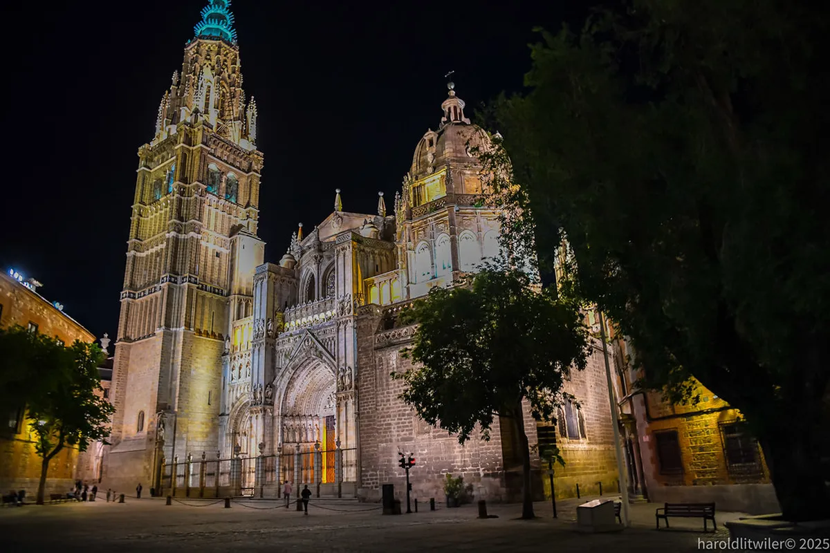 A Simple First-Night Route in Triana in Seville