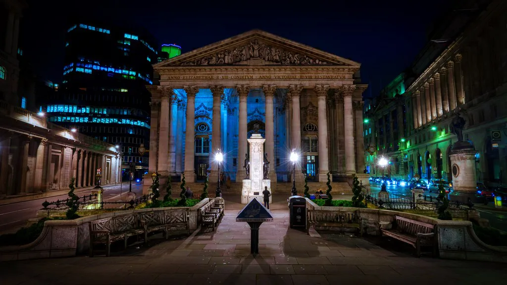 Planning Your London Cocktail Bar Crawl in United Kingdom