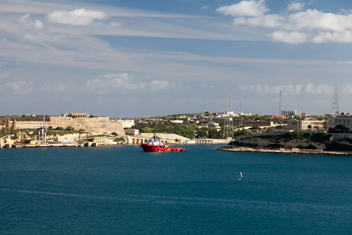 What Makes Valletta Waterfront Bars Different From City-Center Bars