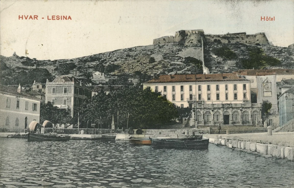 Open-air dance floor within the Venetian fortress walls of Veneranda in Hvar — 2