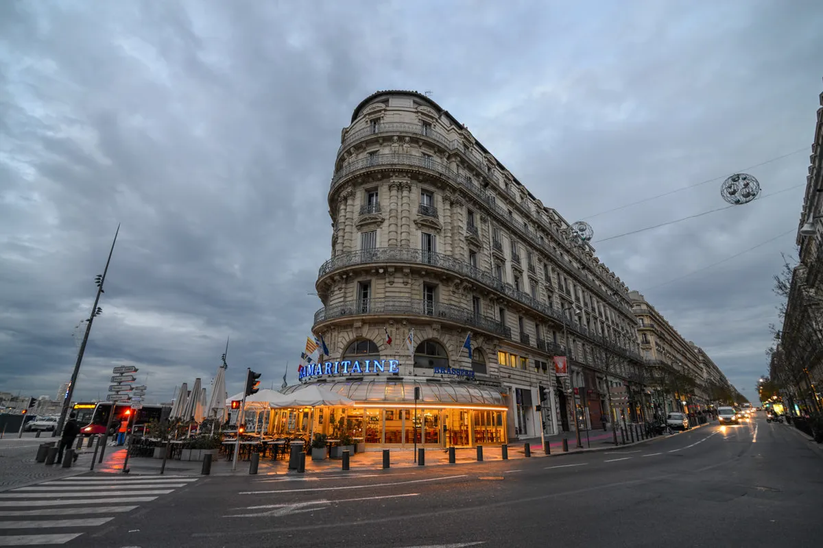 Simple Vieux Port Nightlife Plan in Marseille