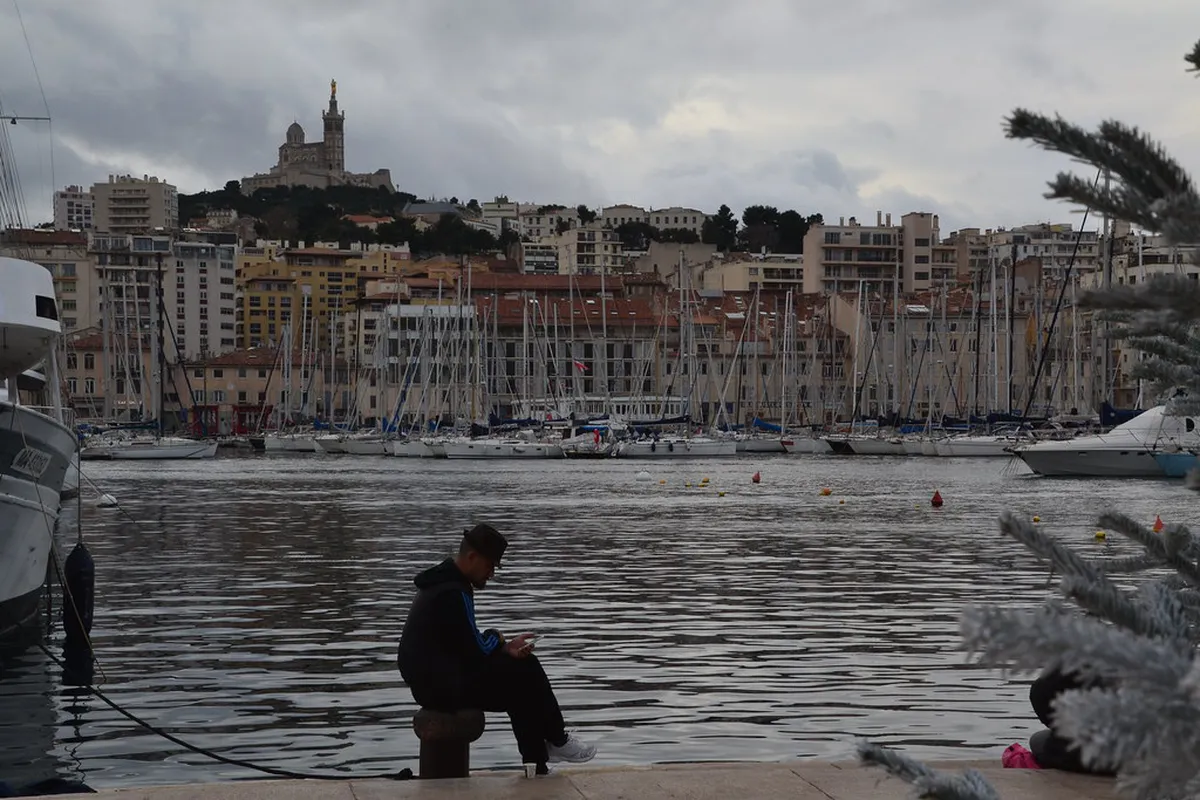How Vieux Port Marseille Nightlife Works